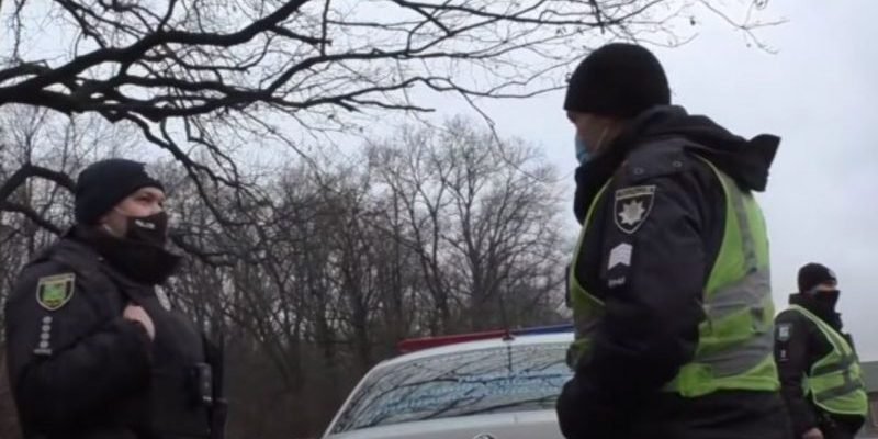 У поліції попередили українців з дітьми про важливу умову: “Штраф до 850 гривень”