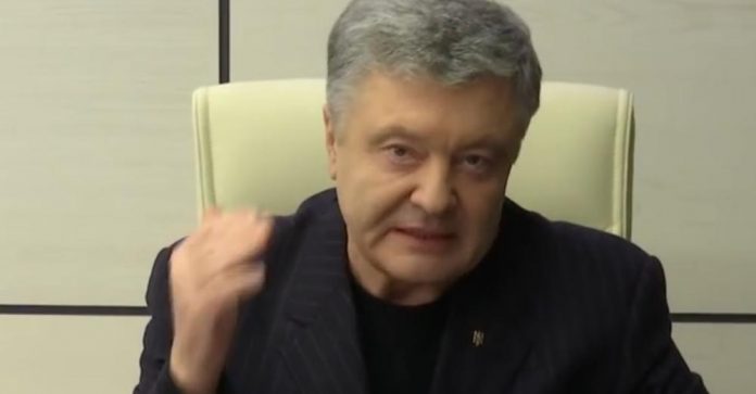 ”Мої дорогі українці,я з вами!! 3наю, що Ви мені Довіряєте Господь допоможе, і я повернуся на посаду президента”- Порошенко