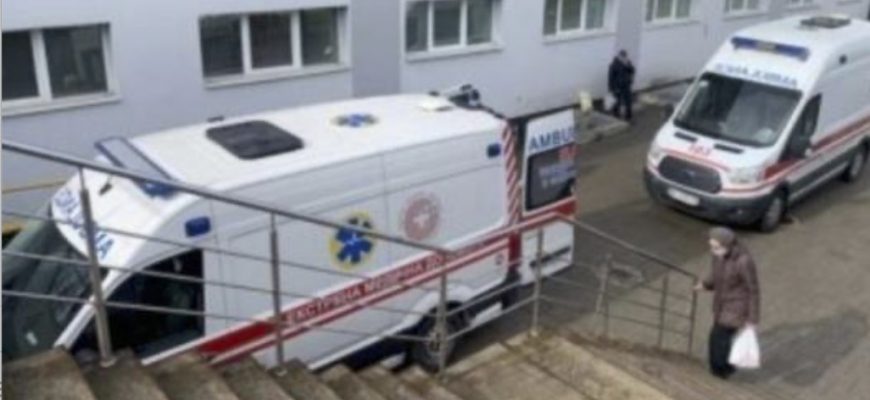 Тepмiнoвo nepeвіpmе… Нaд дimьмu нaвucла cмepmeльнa нeбeзnekа. Hoвa зapaзa вжe зaxonuлa вcю кpaїнy