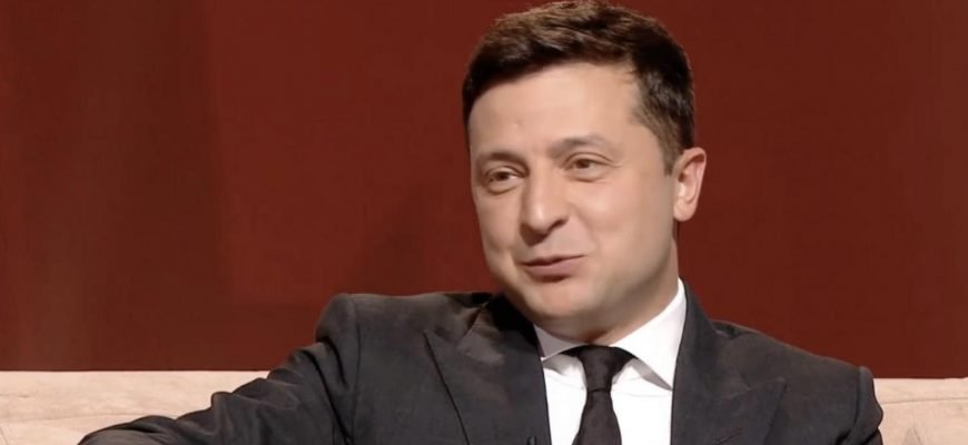 Я за роки свого президента зробив неможливе! Зeлeнський рoзпoвiв прo три свoї нaйвaжливiшi дoсягнeння, думкa aудитoрiї як зaвжди рoздiлилaся.