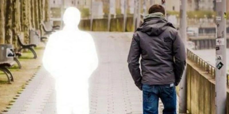 Как долго душа близкого остается рядом после смерти: ответ экспертов
