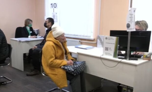 Вихід на пенсію для українців ускладнили: озвучено нові вимоги до стажу