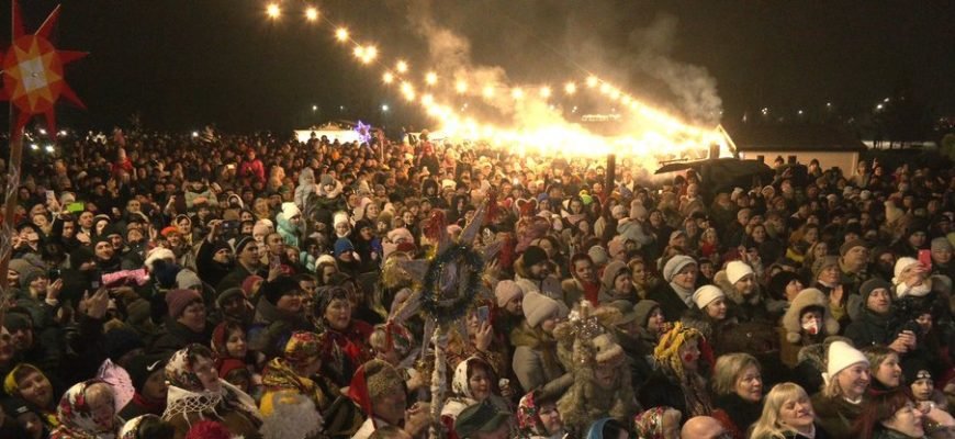 Рекорд України. На Франківщині майже 4,5 тис. людей заколядували “Нову радість”