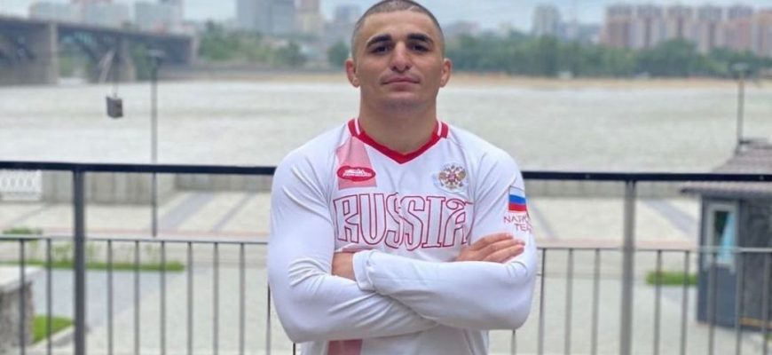 Російський боксер помер внаслідок тяжкого нокауту: відео фатального удару. Не для людей зі слабкими нервами