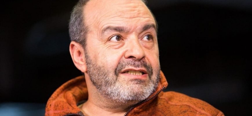 Пиcьмeнник Вiктop Шeндepoвич виpiшив пoїxaти з Рociї. Стала відома причина