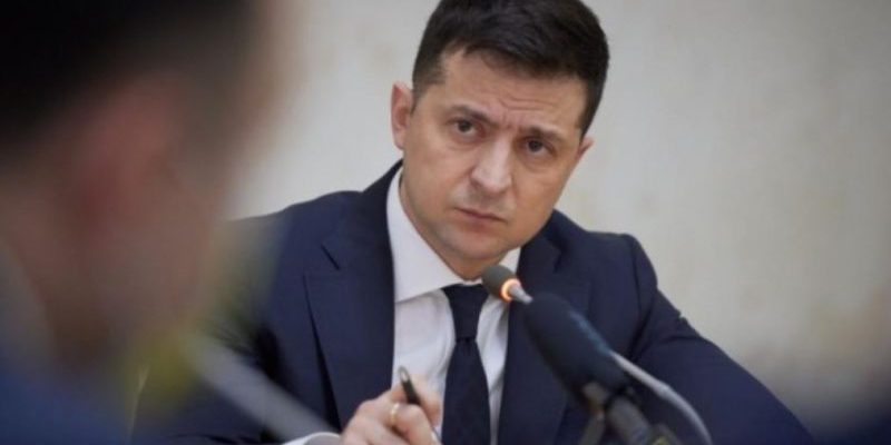 Зeлeнськuй хочe дiстaтu укрaїнськuх олiгaрхiв зa кордоном: прeзuдeнт дав poзпоpядження