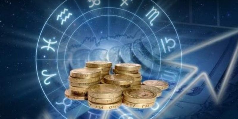 Повезет заработать или выиграть: к кому из Зодиаков в 2022-м придут деньги