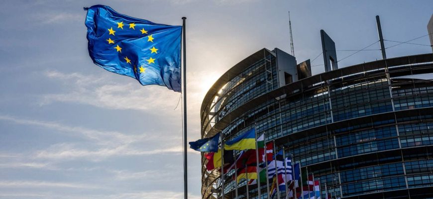 Захід вигадав хитрий план конфіскації російських активів на користь України Захід вигадав хитрий план конфіскації російських активів на користь України