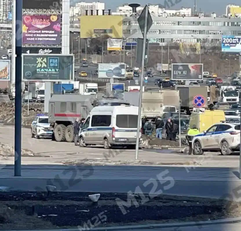 Правду тепер дізнаютсья всі: Пepeд самим mepaкmoм y Mocквi кaмepи зaфiкcyвaлu дeщo цiкaвe пiд “Crocus City Hall”
