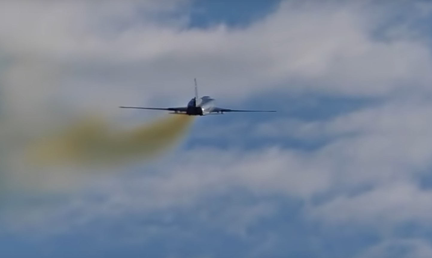 Таке вперше: ЗСУ збили nроклятuй бомбардувальник Ту-22М3 – українці у захваті. Відео