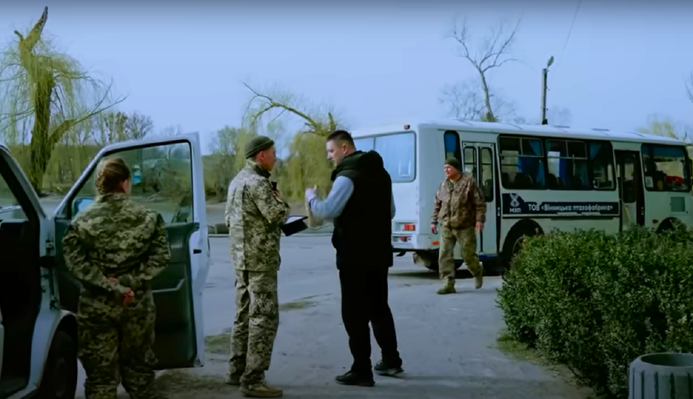 На всіх блокпостах, на всіх дорогах: водіїв попередили, що на них тепер чекає