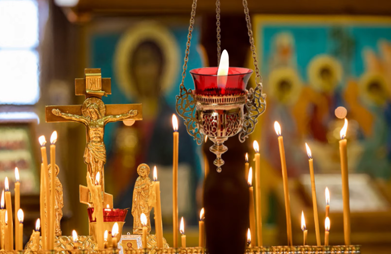 Священник дав точну відповідь: чи дозволяє церква читати молитви зі смартфона