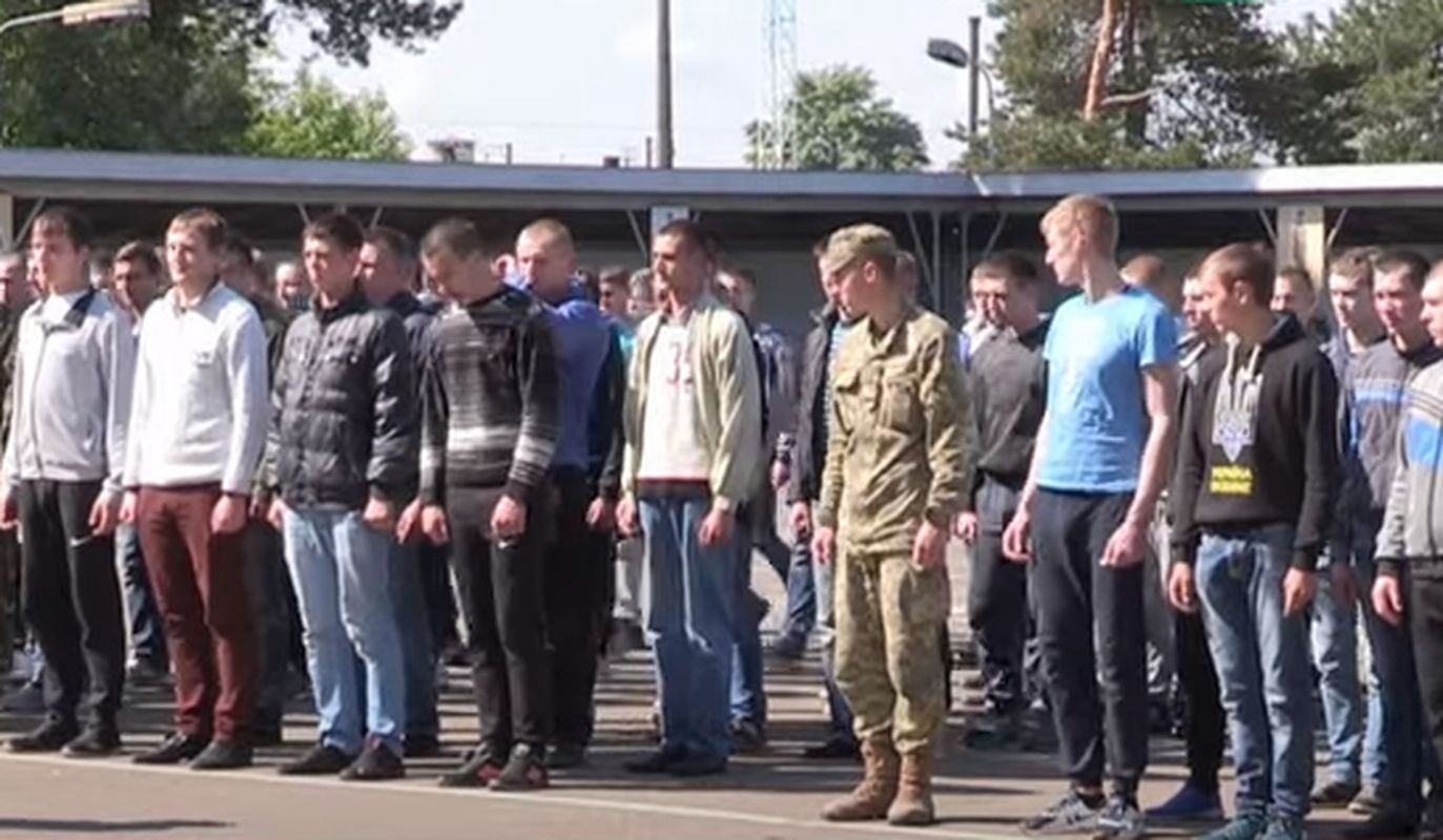 Вже з 18 травня всім чоловікам: із якими документами потрібно прибути до ТЦК
