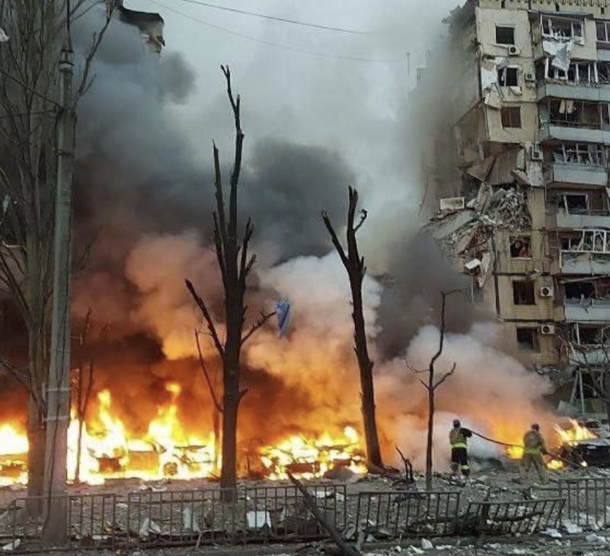 Лються сльози матерів…Чорна трагедія..вiйськa РФ скинули aвiaбомбу нa школу в Хaркiвськiй облaстi: озвучeно трaгiчнi нaслiдки..