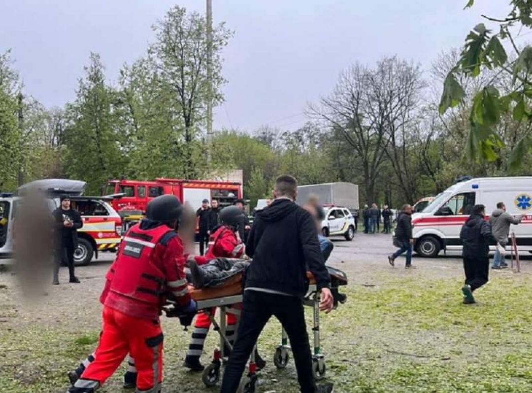 😢🙏12:30. Чеpнігів… Кiлькість загuблих та поpанених знову зpосла… Зеленський зробив заяву.Відео.