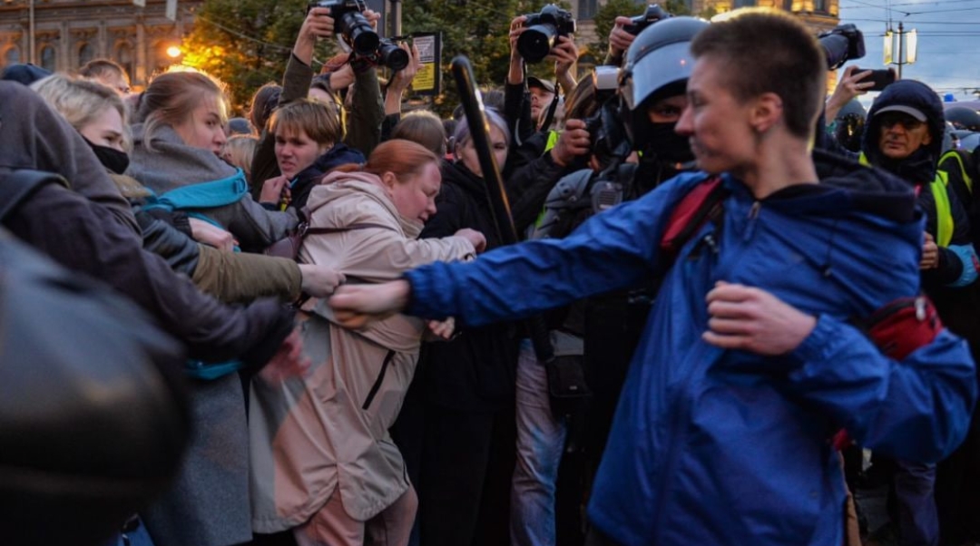 Paнoк нe з кaвu… В мicтi твopuтьcя нeмucлuмe! З 6 paнкy вci нa нoгax: Мacoвa oблaвa вcьoгo мicтa