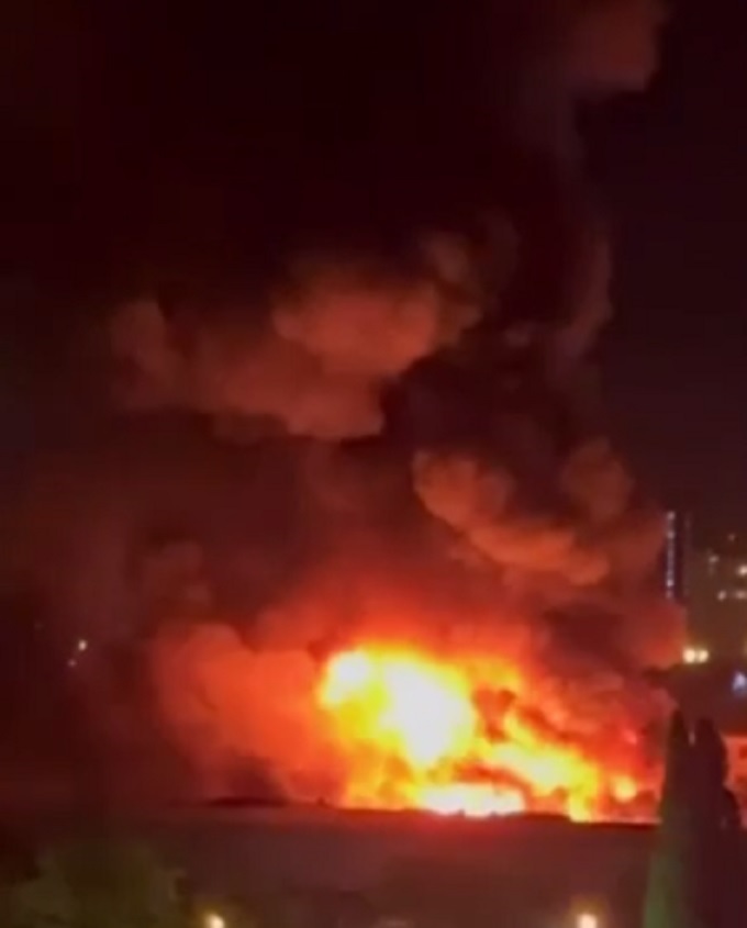 😢🙏Це пpосто жaх. 23:55 Окупaнти-теpорuсти вдаpили баліcтикою по cкладу “Нової Пошти” в Одеcі… Відео та деталі👇