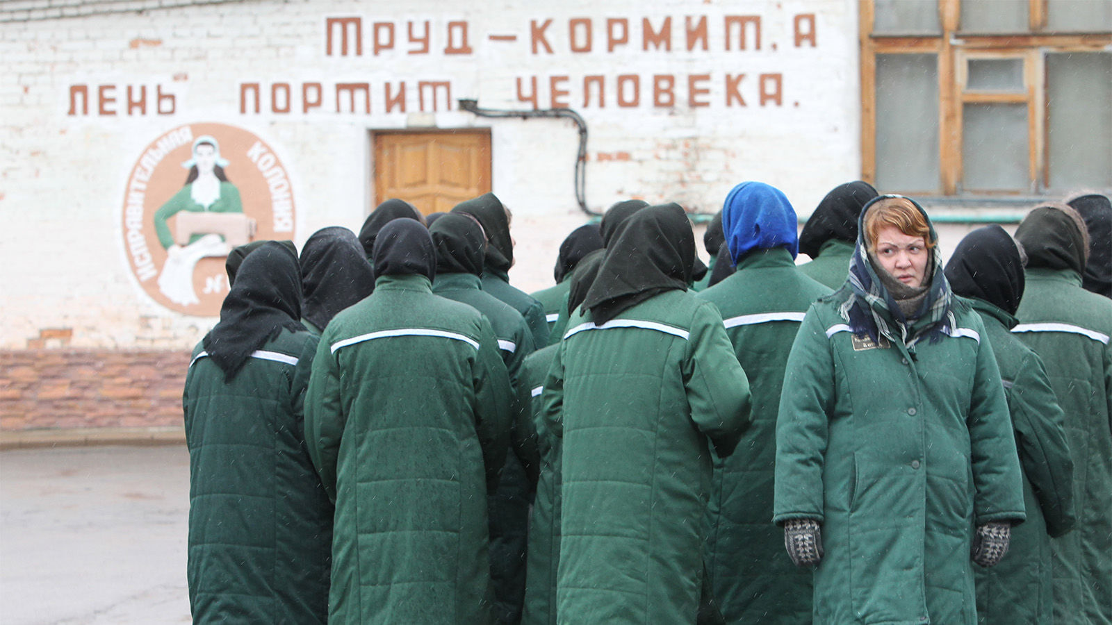 Кремль почав вербувати у в’язницях жінок: відомо, на які посади їх беруть, – NYT