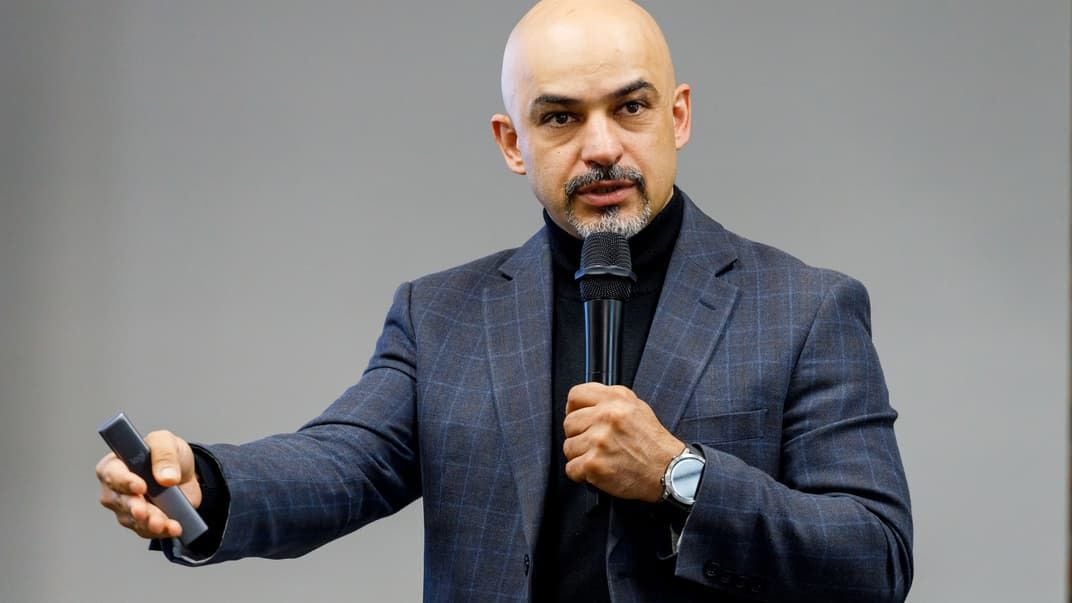 Найєм написав заяву про звільнення та звинуватив Кабмін у підривній роботі – спалахнув скандал – FT