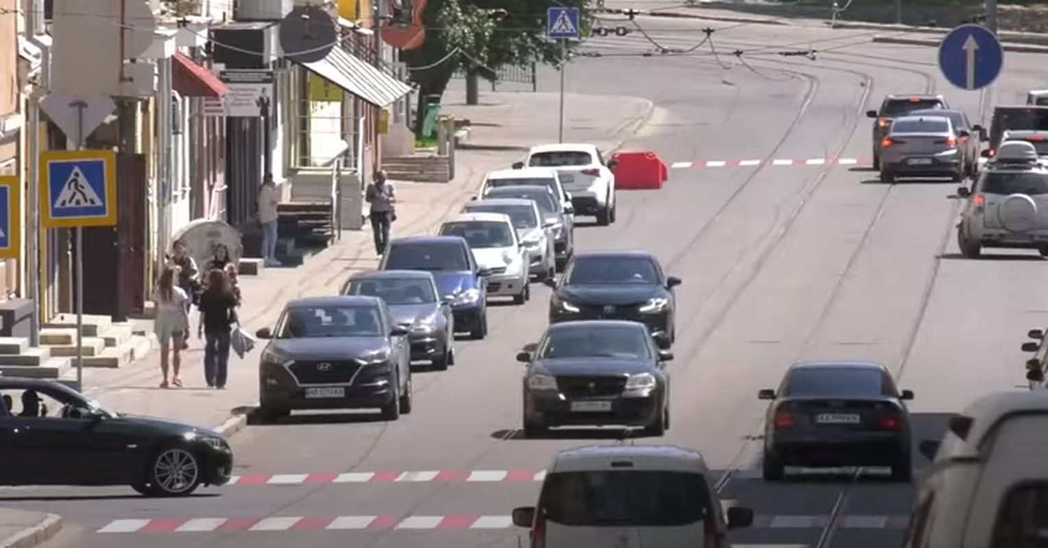 Стосується всіх водіїв: з 1 вересня запроваджено нові правила – максимальна увага