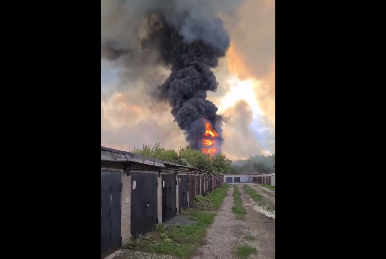 На рф нова вогняна НП: горить величезний стратегічний завод – відео