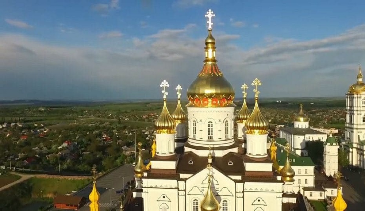 Бережіться незнайомців і не гнівіть долю: 4 жовтня велике церковне свято, що заборонено робити