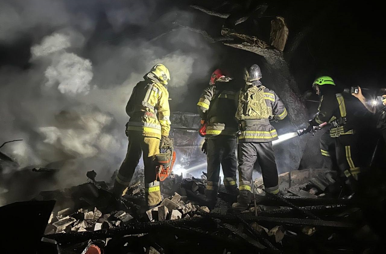 Пекло на півночі та в центрі: 85 ракет та “шахедів” всю ніч атакували Україну – наша ППО випалювала небо, який результат