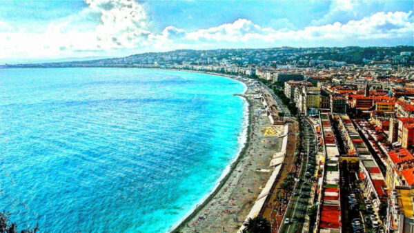 Санкції крізь пальці: олігархи РФ бенкетують на Блакитному березі Франції, поки Україна горить у війні