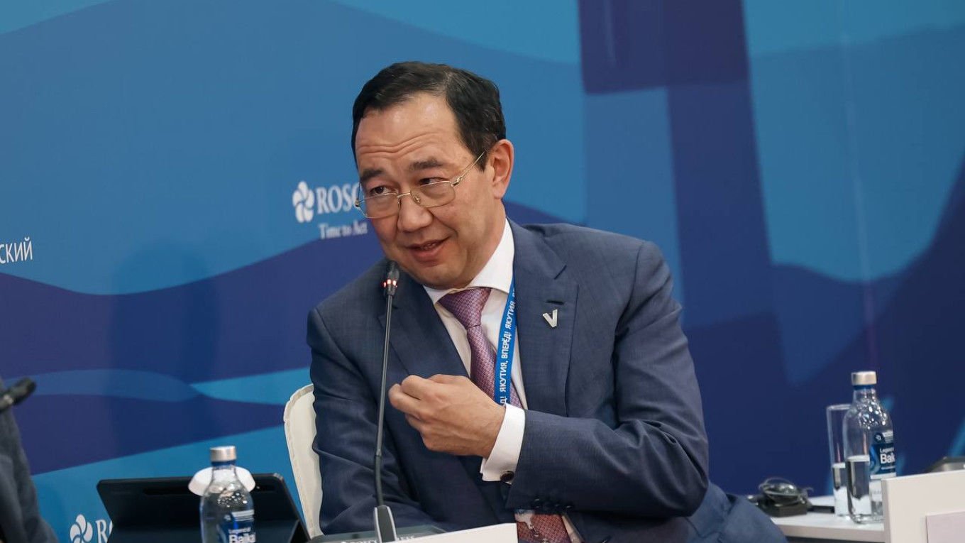 Глава Якутії показав бездарність чиновників РФ, заявивши, що відправляв їх до США: “У Бостоні навчалися”