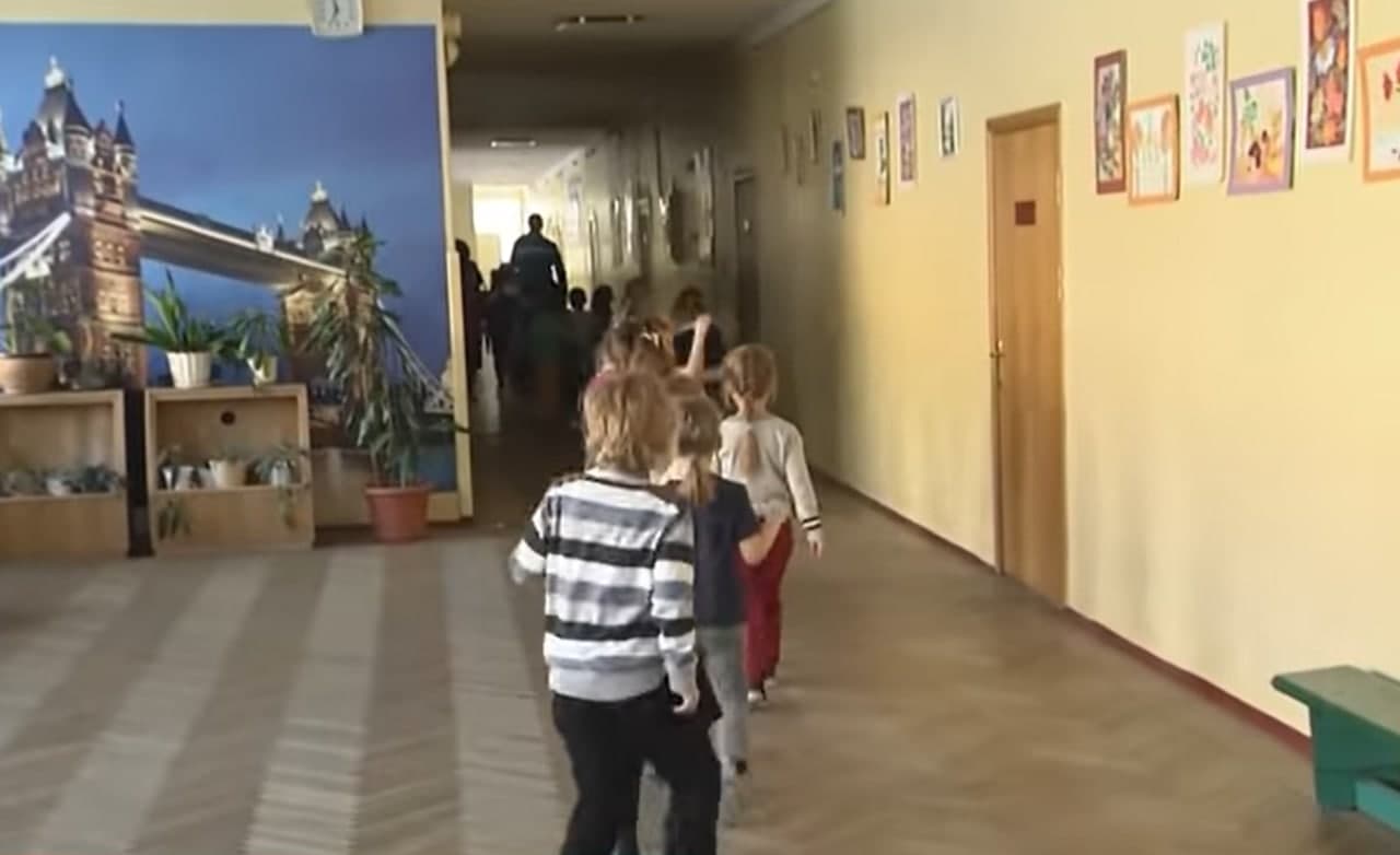 Стосується всіх батьків: у кого діти у школах – негайно дотримуйтесь інструкцій від Кабміну