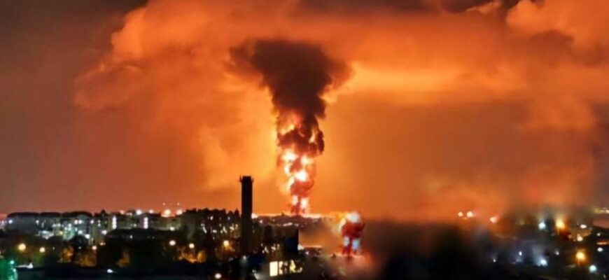 Полум’я заввишки в сотні метрів: на нафтобазі у Феодосії вибухнула ще одна цистерна, поліція розбіглася