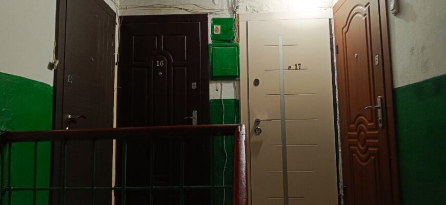 Знайдете це біля дверей – буде біда: три звичайні предмети, які дуже небезпечні