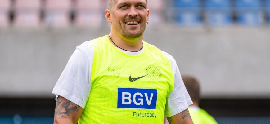 ‘Я давно вболіваю за “Динамо”, – Усік готовий грати у великий футбол, але не за киян ‘Я давно вболіваю за “Динамо”, – Усік готовий грати у великий футбол, але не за киян