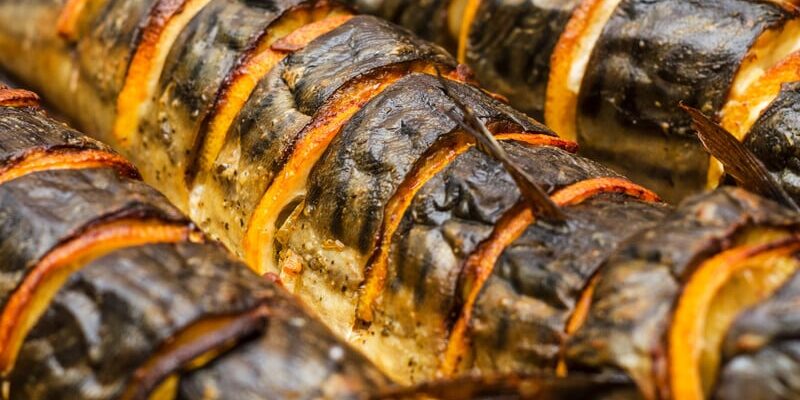 Обов’язково приготуйте цю запечену скумбрію з овочами – і вона вийде соковитою. Рецепт Клопотенка