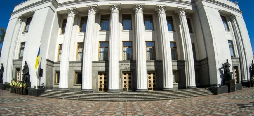 “Мlнlмалку” хочуть підвищити тричі: що відомо про плани влади