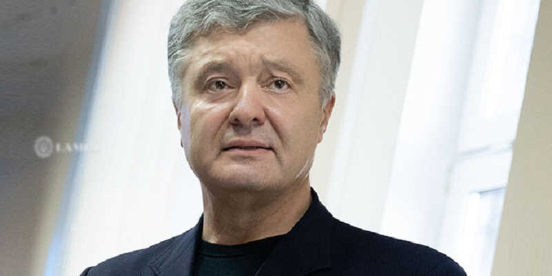 Пожалійте Порошенка! Грошей НЕМА! Не може купити каву на заправці…