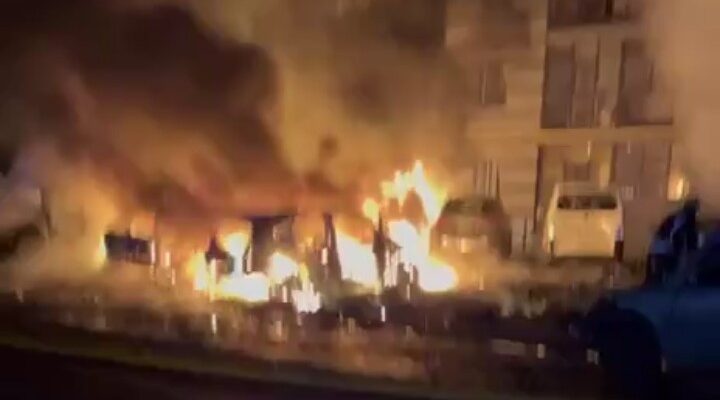 Терміново! Ворог вдарив по житловому кварталу обласного центру. Відео