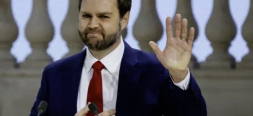 “Не треба поливати брудом Трампа”: Віцепрезидент США пригрозив Зеленському “Не треба поливати брудом Трампа”: Віцепрезидент США пригрозив Зеленському