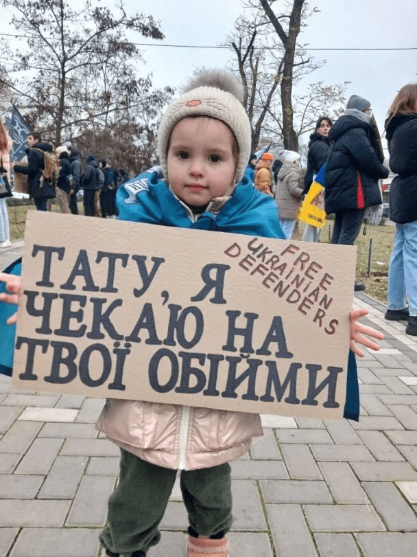 Мрія здійснилася: 4-річна Мілана з Миколаєва нарешті зустріла тата після полону (фото)