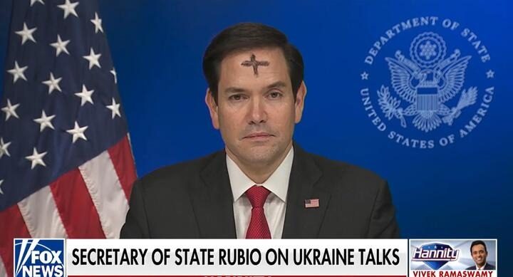 Не фотошоп: держсекретар США з’явився в ефірі ТБ із хрестом на лобі Не фотошоп: держсекретар США з’явився в ефірі ТБ із хрестом на лобі