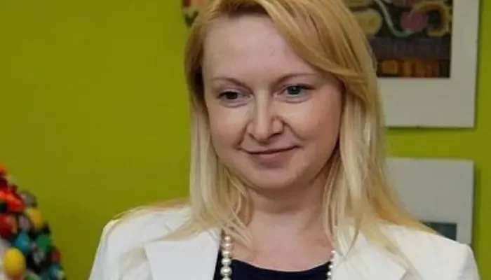 Російський суд зобов’язав коханку Януковича сплатити борги