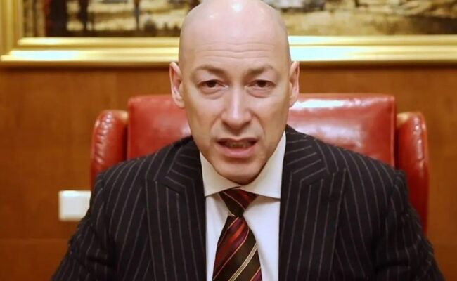 У Путіна настрій недобрий. Він не п’є шампанське, я впевнений. Російські пропагандисти чекають на підступ – Новини України