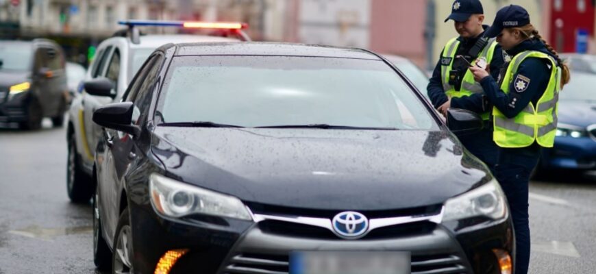 Штраф до 16000 грн: водіїв попередили про відповідальність за поганий зір