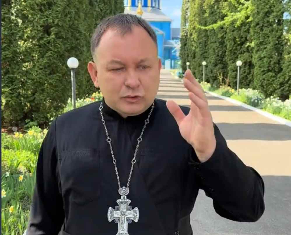 🕯 Чи можна ставити на могилу стопку горілки і сигарети, якщо покійний це любив?” – відповідь священника