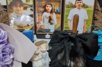 Діти прощались із однокласником, якого вбuли окупантu: У ліцеї на Житомирщині останній дзвоник провели на кладовuщі (фото)