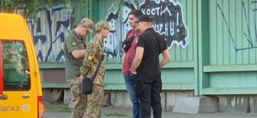 Повістка, мобілізація та штрафи: ТЦК дали команду забирати за такими критеріями – вік, професія, зовнішній вигляд