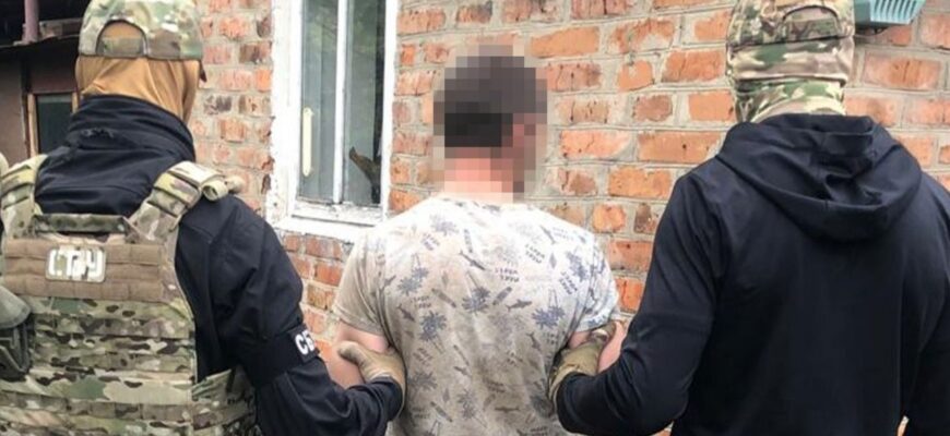 СБУ затримала агента ФСБ, який передавав окупантам дані про бойову авіацію ЗСУ на Хмельниччині СБУ затримала агента ФСБ, який передавав окупантам дані про бойову авіацію ЗСУ на Хмельниччині