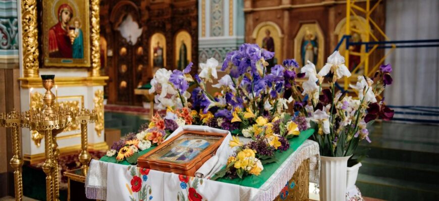 8 червня: церковне свято сьогодні, що гріх робити і де поставити цар-зілля в домі