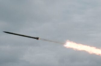 Армія РФ вдарила по Дніпру – одна з ракет розірвалася поряд із потягом, є постраждалі