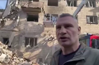 Обвалився цілий підʼїзд: Кличко показав наслідки обстрілу ЗС РФ у Солом’янському районі, де йде розбір завалів. Відео